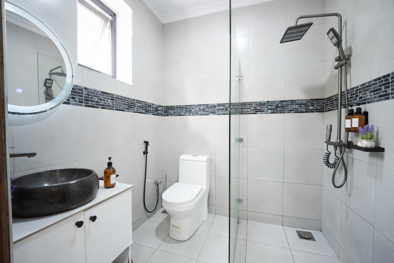 Emerald apartment rainfall shower