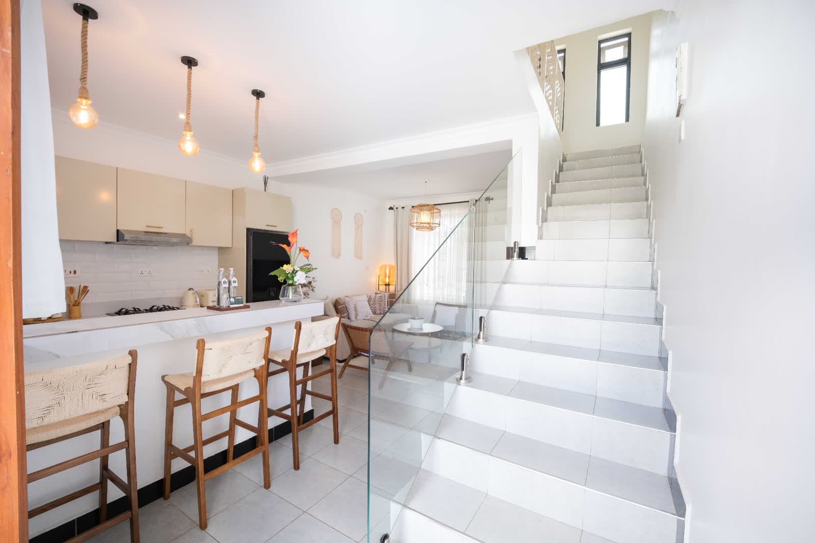 Ruby apartment kitchen, breakfast bar and staircase